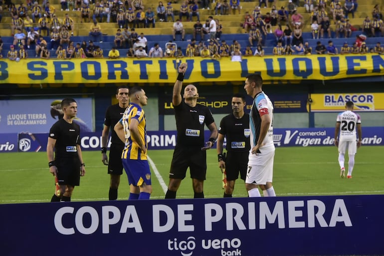 Los capitanes, Pablo Aguilar y Óscar Cardozo, en la previa de Luqueño-Libertad.