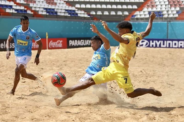 Arrancó la Copa Libertadores de fútbol playa ayer con los  equipos paraguayos victoriosos.