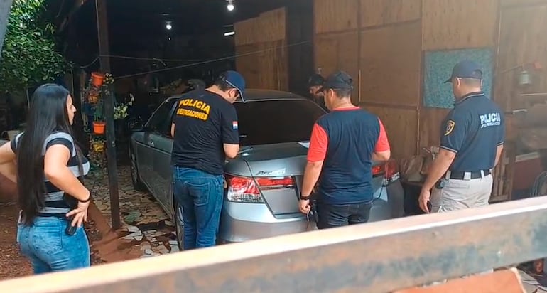 El vehículo robado había sido recuperado en un allanamiento efectuado en Ciudad del Este.