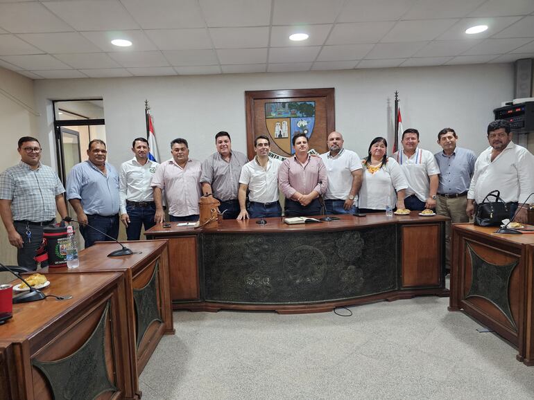 Intendentes del departamento de Caaguazú se reunieron con el gobernador Marcelo Soto Pavón para sentar postura contra el plan "Hambre Cero" de Santiago Peña.