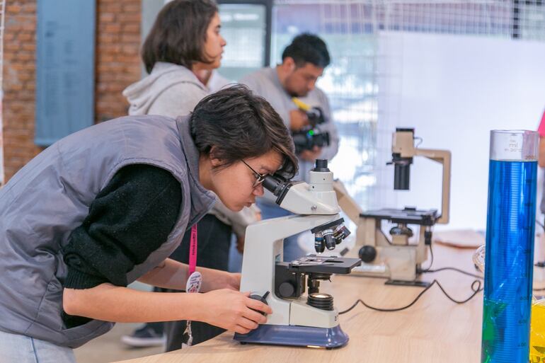 Desde su apertura, el espacio ya recibió más de 11 000 visitantes, incluyendo a doce escuelas, “y tenemos la ambiciosa meta de llegar a 20 000 visitantes para fin de año”, proyecta Paola Martínez, directora del MuCi.