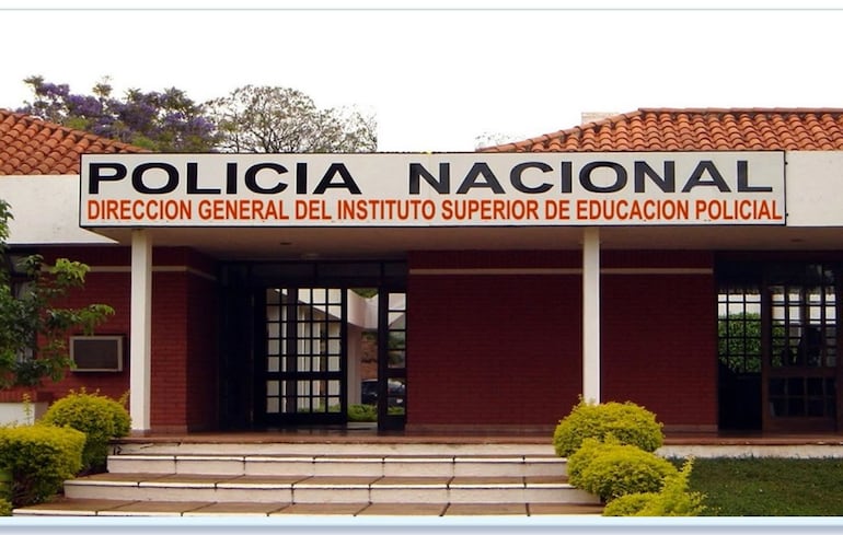 Fachada del instituto Superior de Educación Policial.