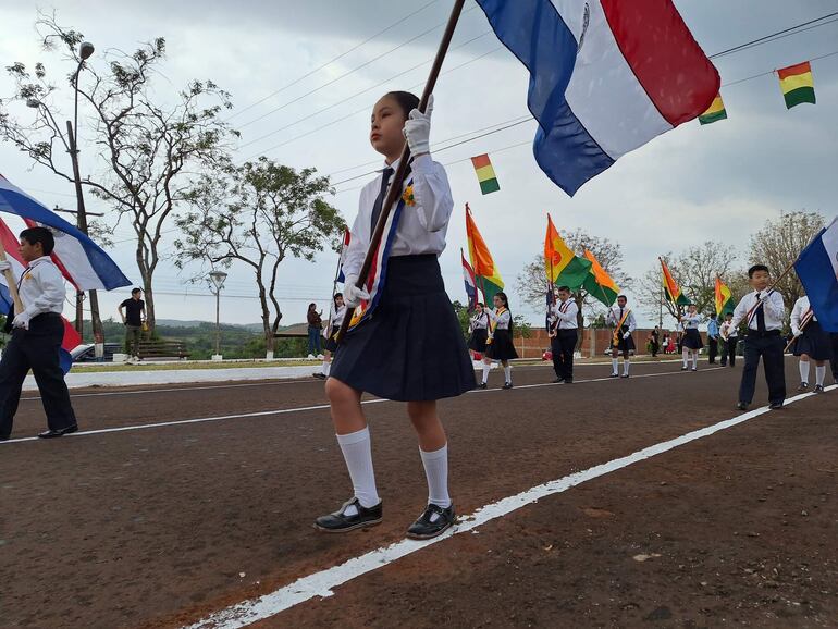 Desfile por aniversario de La Paz.