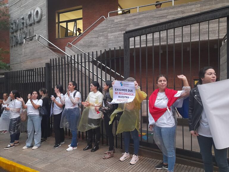 Itaipú funcionarios protesta Asunción