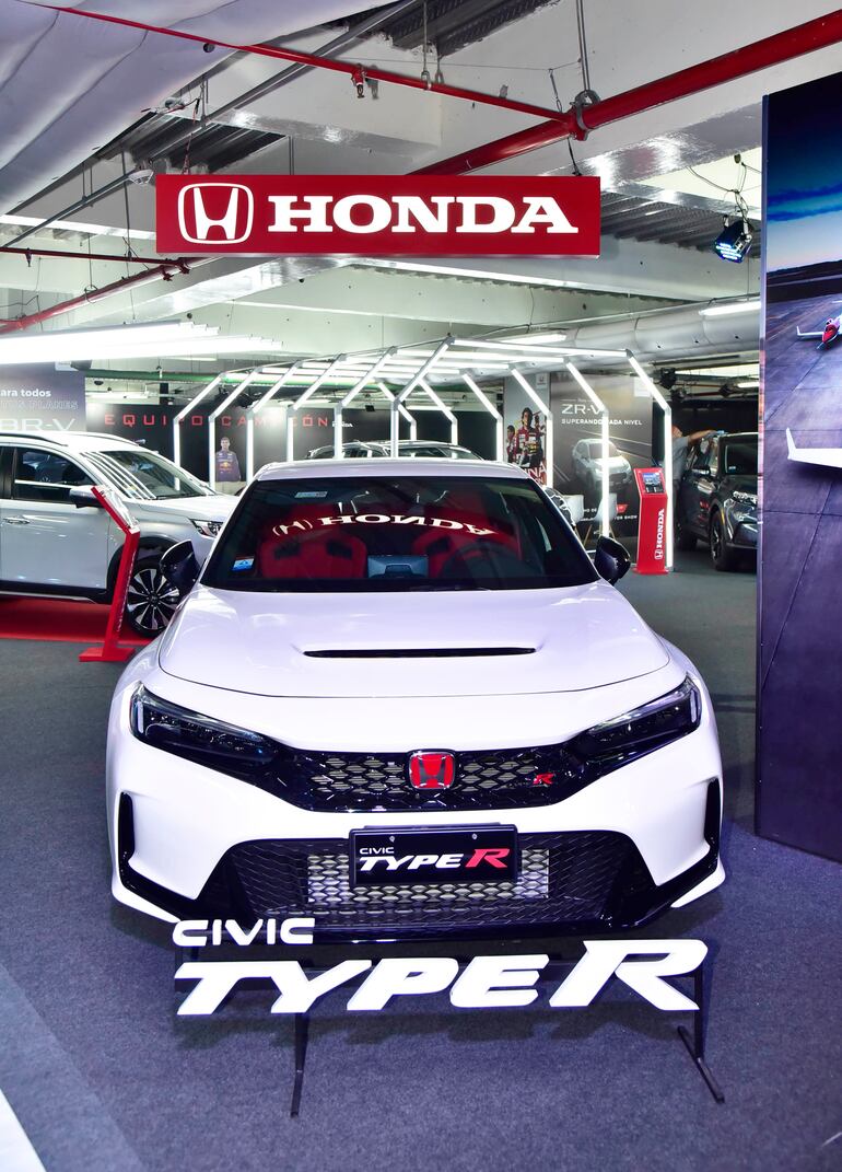 El Honda Civic Type R es una de las atracciones en la feria de la Cadam Motor Show, entre los modelos deportivos de la marca japonesa que se presentan hasta el domingo 26 del corriente.