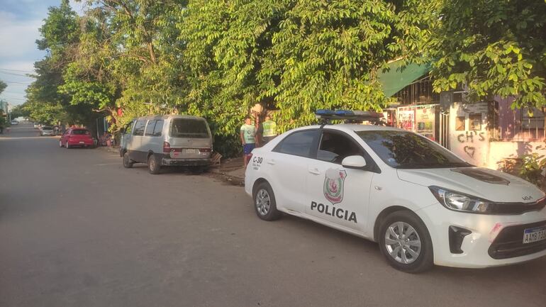 En una vivienda ubicada en el Cuarto Barrio de la ciudad de Luque hallaron el cuerpo de una mujer y se trataría de un presunto feminicidio.