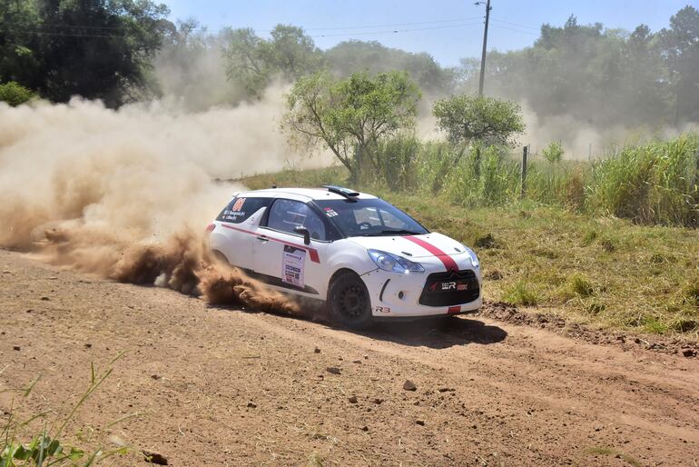 Enrico Massagrande y Juan José Bilbao (Citroën DS3) se adjudicaron la victoria ayer en la F2 y la categoría R.