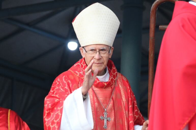 Monseñor Joaquín Robledo, obispo de la diócesis de San Lorenzo presidió la misa en el santuario Nuestra Señora de los Milagros de Caacupé.