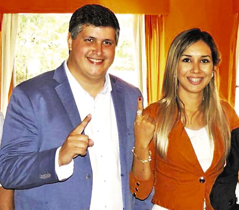 El diputado Esteban Samaniego y su esposa, Patricia Corvalán.