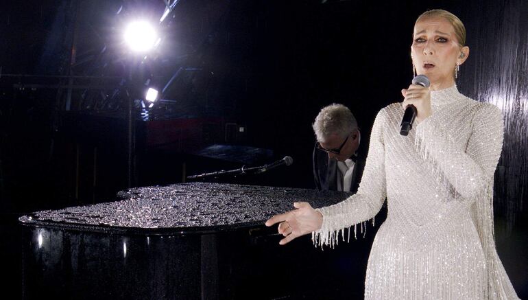 Céline Dion en la apertura de los Juegos Olímpicos París 2024.