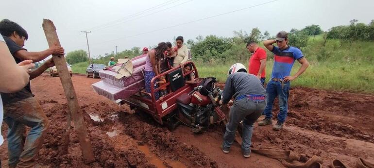 Una imagen que se repite en el tramo de ruta entre Abai-Tarumá - Tuna, zona alta del distrito de Abaí.