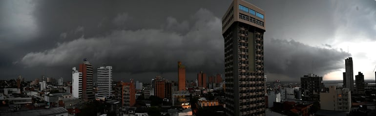 Tormenta eléctrica en Asunción