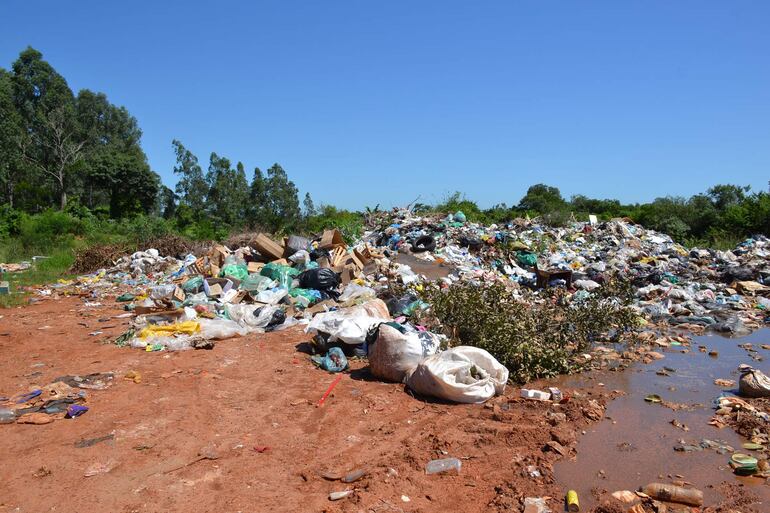 El agua subterránea en peligro en la zona del vertedero de la Municipalidad de San Juan Nepomuceno.