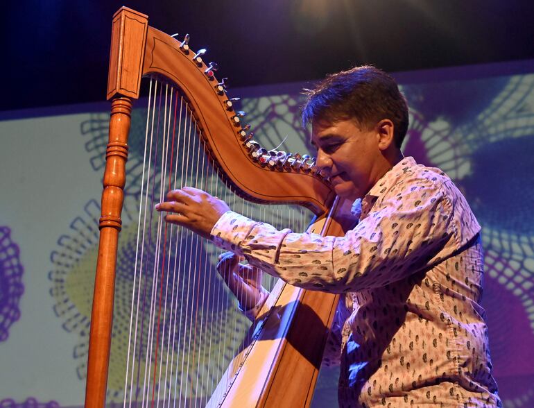 Martín Portillo fue anoche parte de la apertura del Festival Mundial del Arpa, que continúa hoy.