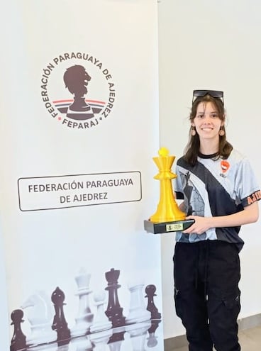 Helen Montiel se consagró campeona nacional de ajedrez en la rama femenina.