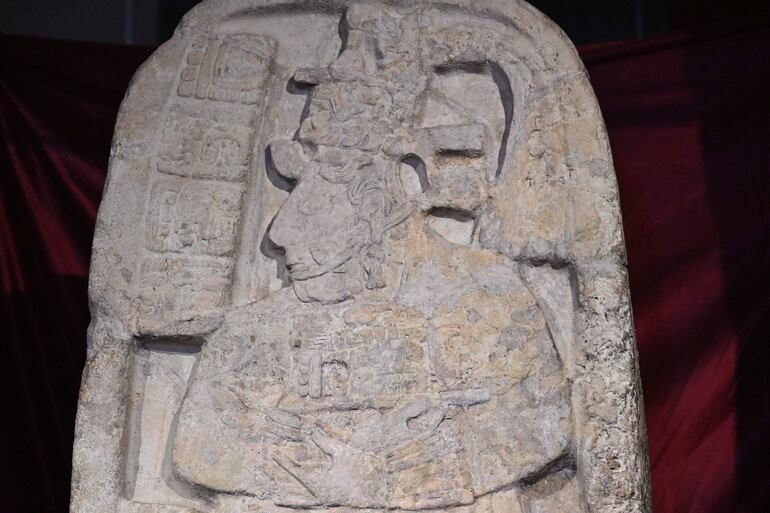 Detalle de la pieza, conocida en lengua maya como Wak Chanil Ajau, en el Museo Nacional de Arqueología y Etnología de la Ciudad de Guatemala.