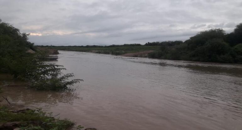 Río Pilcomayo con buen caudal, según foto de la Comisión Nacional de Regulación y Aprovechamiento Múltiple de la Cuenca del Río Pilcomayo (CNRP).