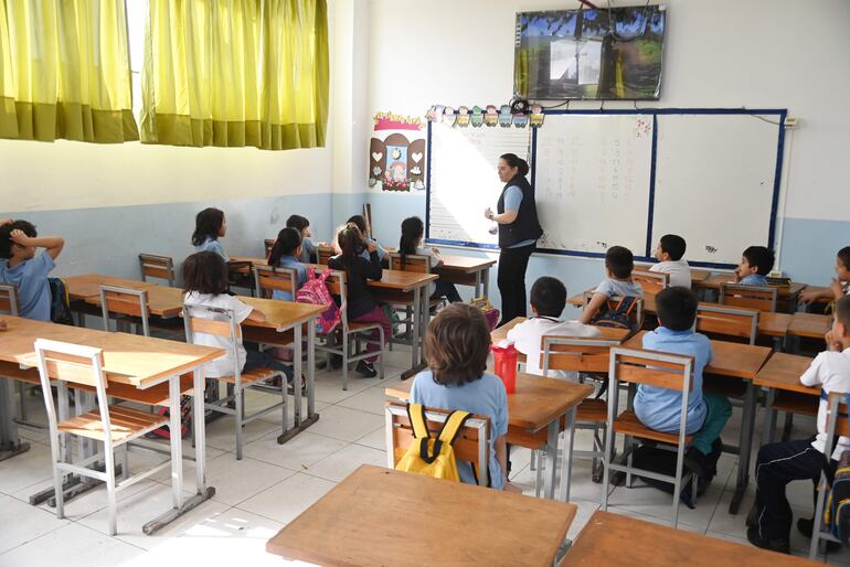 Alumnos de la escuela Casa Amparo al Niño del Mercado 4 durante una clase. (Imagen de archivo).