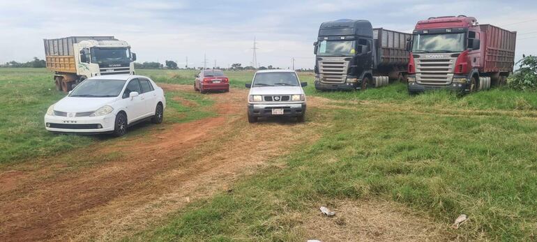 Los "sintecho" llegaron en vehículos a la propiedad de la ex azucarera Vaesken de la ciudad de Guarambaré.