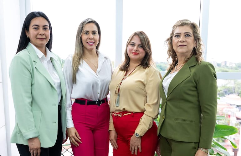 Liliana Coronel, Cinthia Benegas, Johana Cristaldo y Marlene Ramírez.