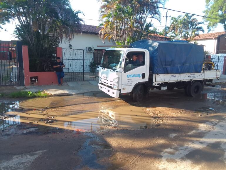 Desagüe pluvial de la cuenca de Isabel La Católica- Kanonnikoff. Vecinos denuncian que obras no concluyeron.