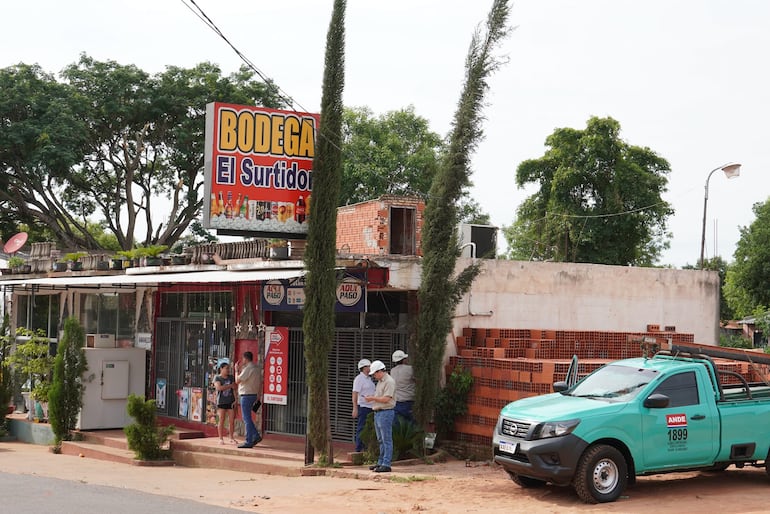 La Bodega "El Surtidor" fue intervenida por la ANDE.