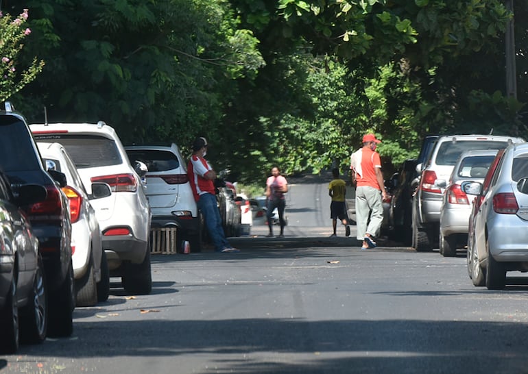 Cuidacoches seguirán extorsionando en las calles, advierte concejal.