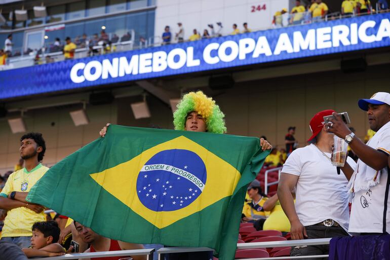 Simpatizante de Brasil en el partido frente a Paraguay por la segunda fecha del Grupo D de la Copa América 2024, en Las Vegas, Nevada.
