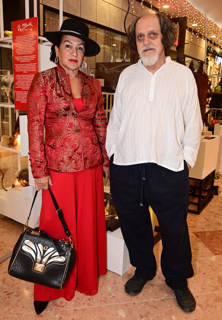 Ana Pérez y Luis Torres. 