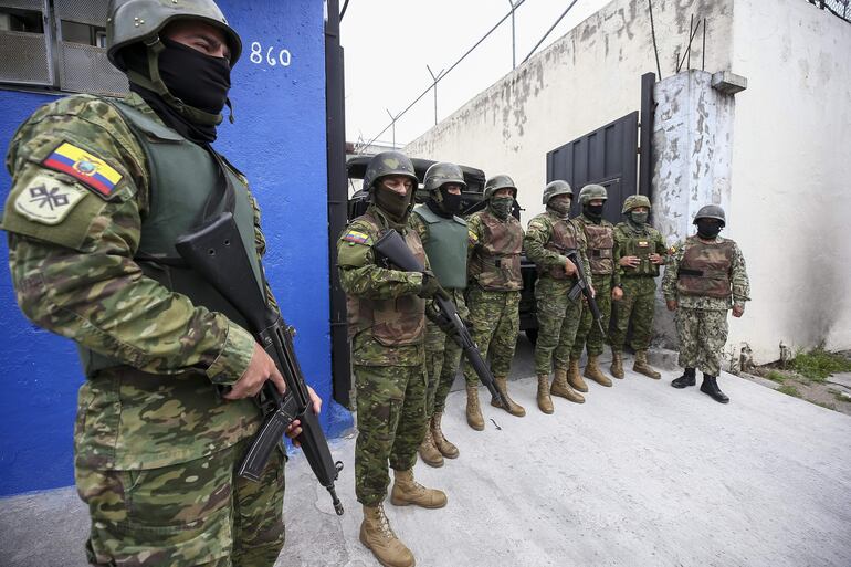 Miembros de la Policía Nacional de Ecuador.