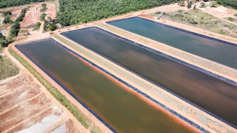 Estas son las piletas que se se utilizan para la planta de tratamiento de Caacupé.