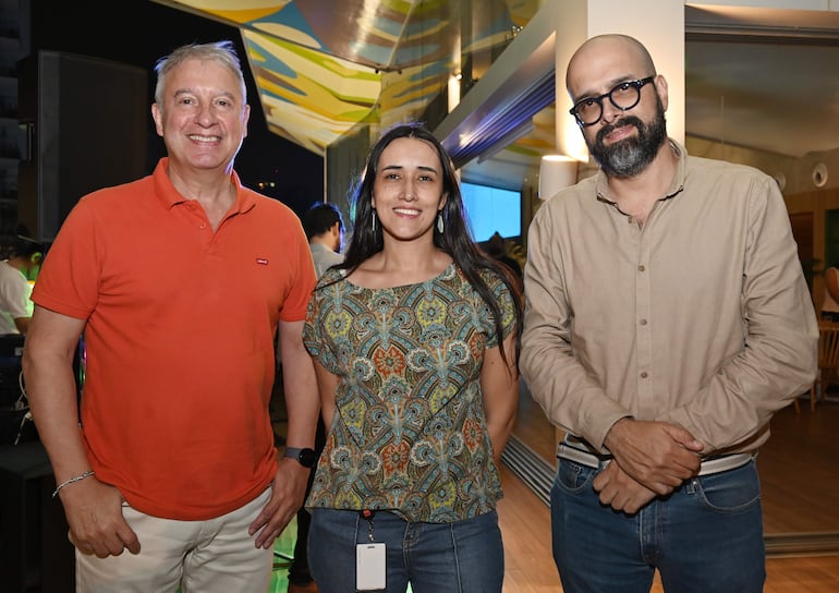 Arsenio Ocampos, Melissa Moyano y Roberto Galeano. 