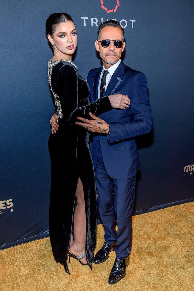 Nadia Ferreira y Marc Anthony llegando a la Gala Anual de Maestro Cares en el Cipriani Wall Street, en Nueva York. (Roy Rochlin/Getty Images/AFP)
