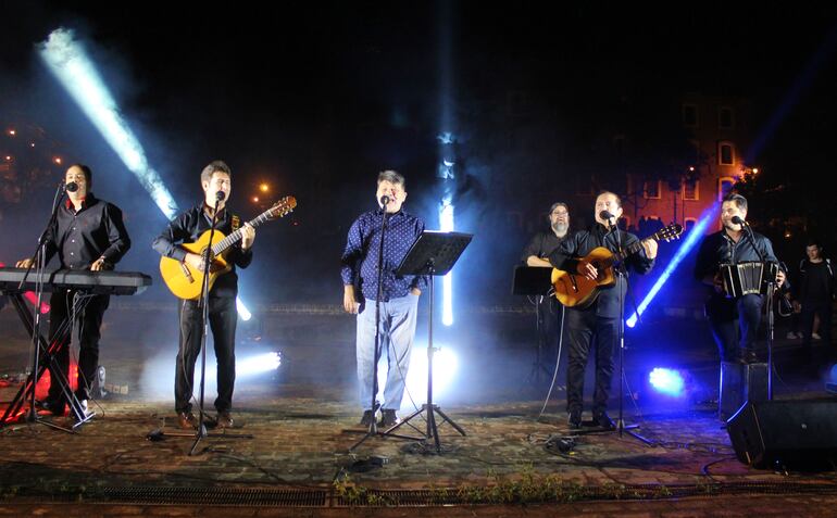 Ricardo Flecha y el Grupo Generación durante un concierto celebrado hace un par de años en Villarrica.