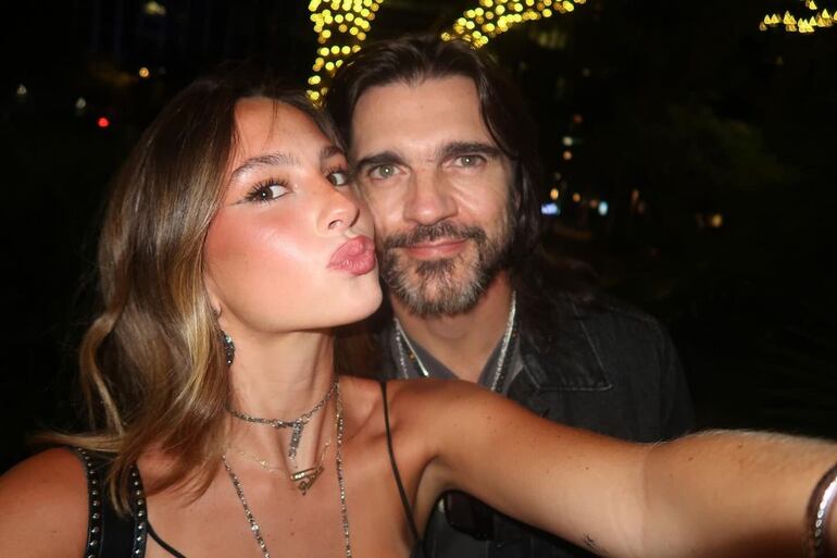 La cumpleañera Paloma con su orgulloso papá Juanes.