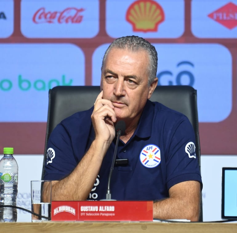 Gustavo Alfaro, el entrenador de la selección mayor.