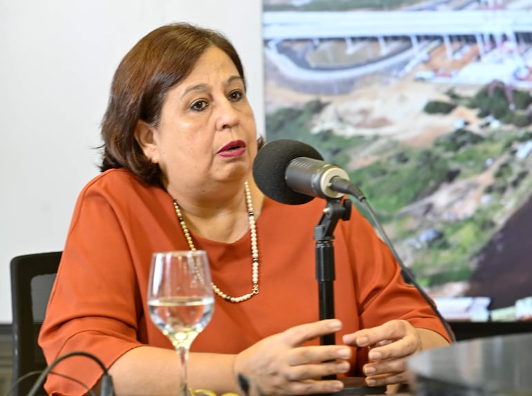 Senadora Esperanza Martínez.