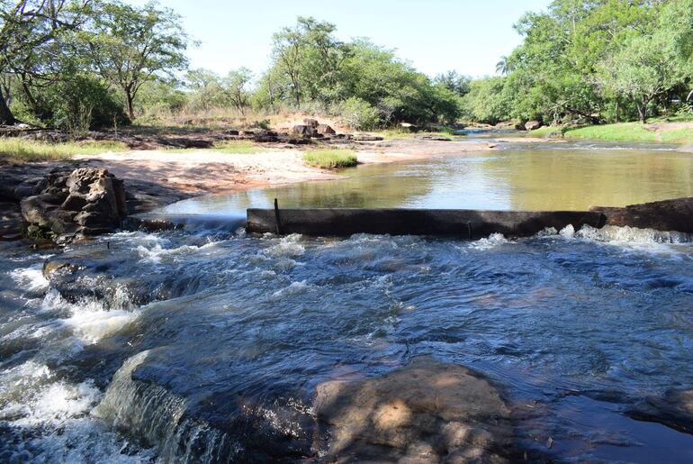 El Parque Ecológico Paso Carreta se encuentra a solo 12 kilómetros del casco urbano, en la compañía Mbocayaty de San Roque González