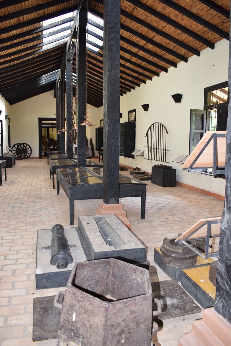 En el museo La Rosada se pueden apreciar algunos de los utensilios y armamentos fabricados durante la guerra contra la triple alianza.