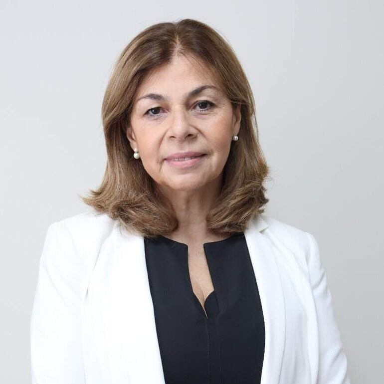 Abg. Sandra Teresita Bazán Silvero. 