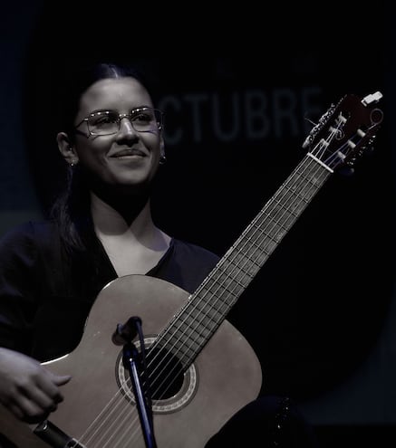 La guitarrista oriunda de Argentina, Camila Vera, es una de las participantes del festival.