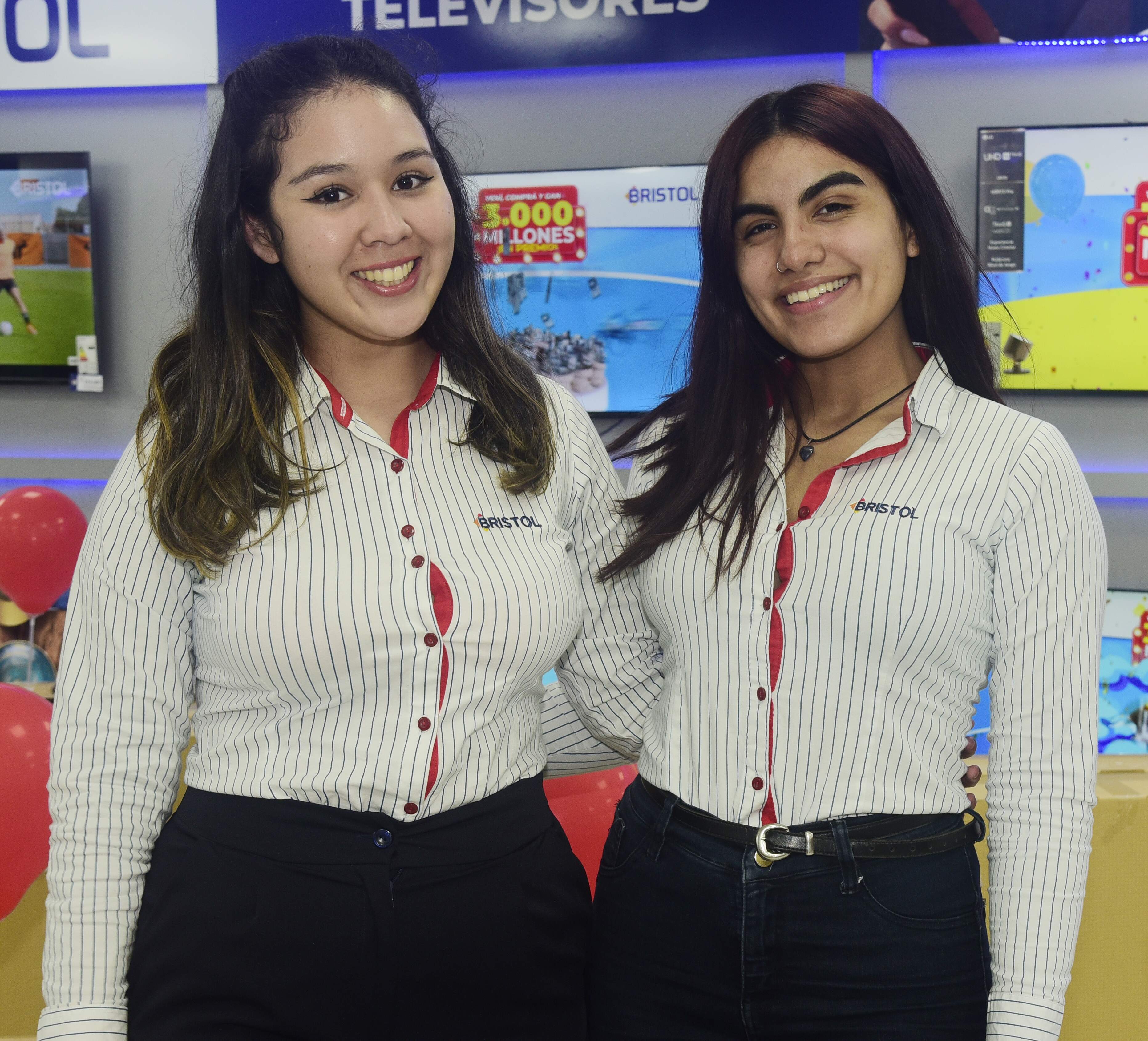 Bria Vallejos y Cecilia Aquino.