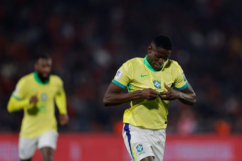 Brazil's forward Luiz Henrique celebrates after scoring during the 2026 FIFA World Cup South American qualifiers football match between Chile and Brazil, at the National stadium in Santiago, on October 10, 2024. (Photo by Javier TORRES / AFP)