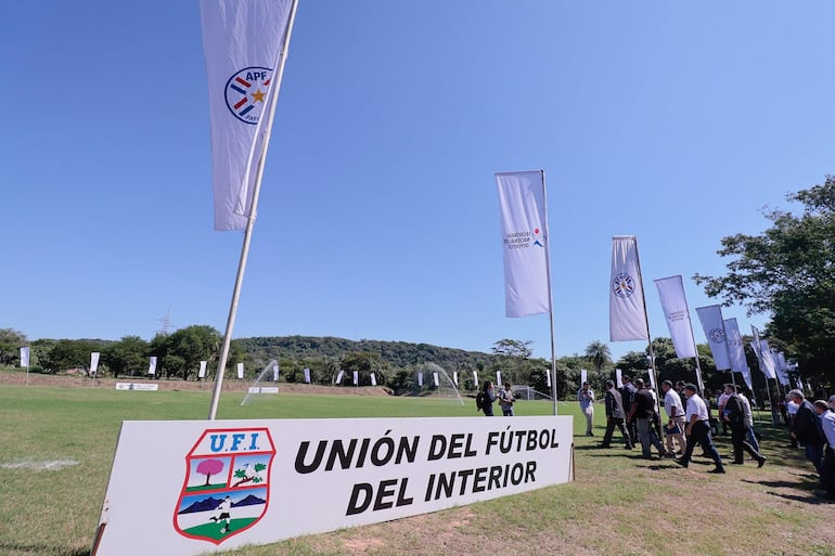 La cancha que se inauguró en la sede de la Unión del Fútbol del Interior en la ciudad del Ypacaraí.