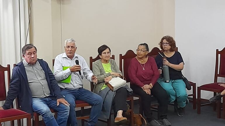 Pequeños productores y pobladores de Zanjita, denuncian ante el pleno de la Junta Departamental de Ñeembucú, supuesto grave daño ambiental en la zona de Villa Oliva.