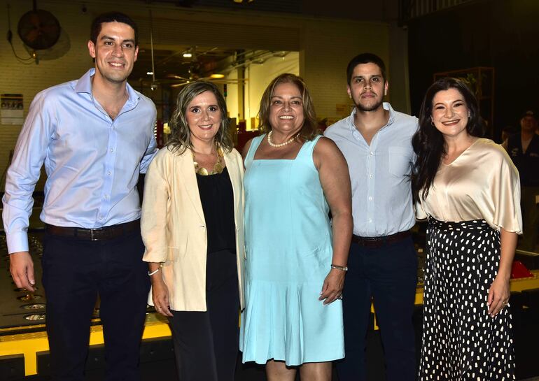 Eduardo Mareco, Milva Bogado, Marta Mareco, Sebastián Ros y Cristina Pretto.