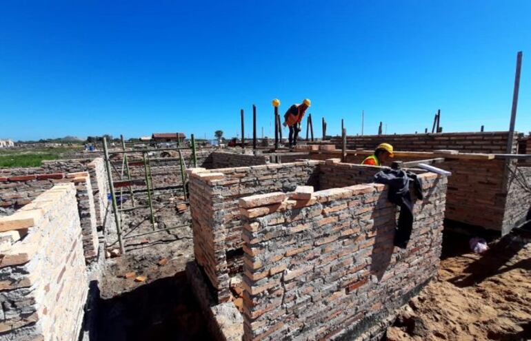 MUVH habla de la construcción de más de 10.000 viviendas sociales el próximo año.