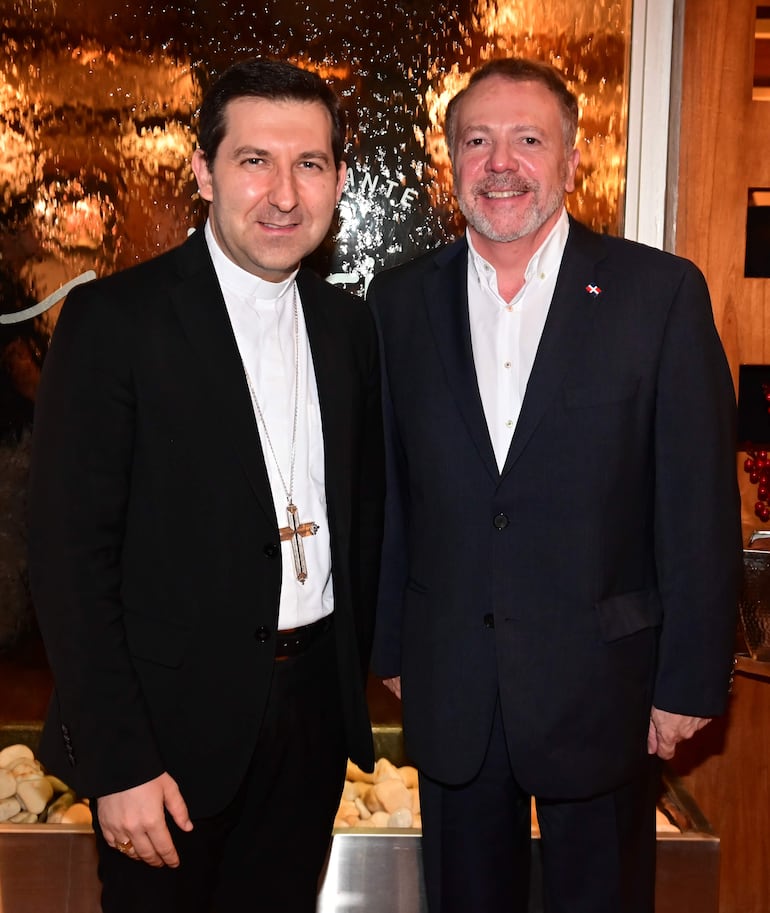 Nuncio apostólico, Vincenzo Turturro y Javier Bernardes. 