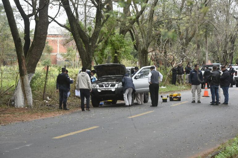 Camioneta supuestamente utilizada en el rescate de Jorge Teófilo Samudio, alias Samura, hallada en Posta Ybycuá, Capiatá.