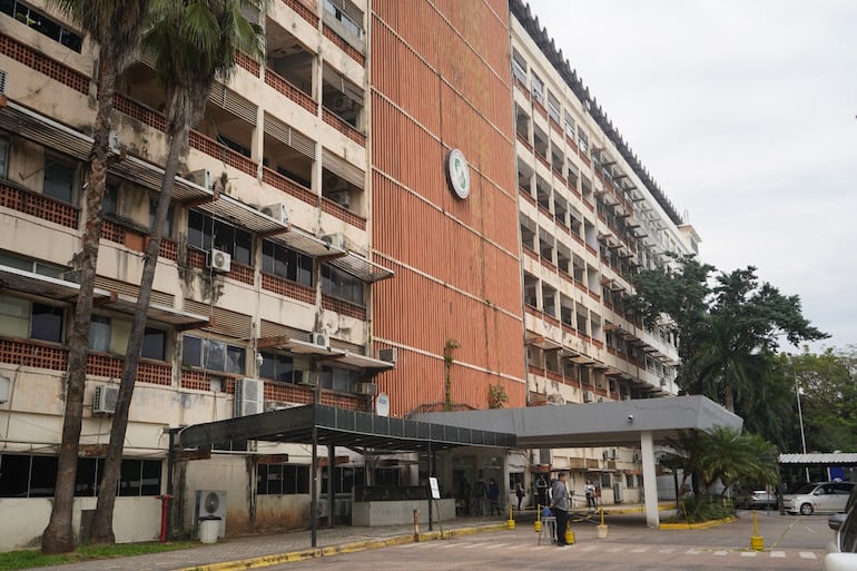 El Hospital Central del Instituto de Previsión Social (IPS) reorganizó su estacionamiento.